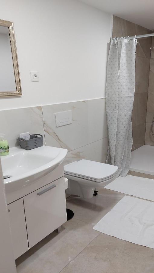 Apartment Hanny Лашко Екстер'єр фото