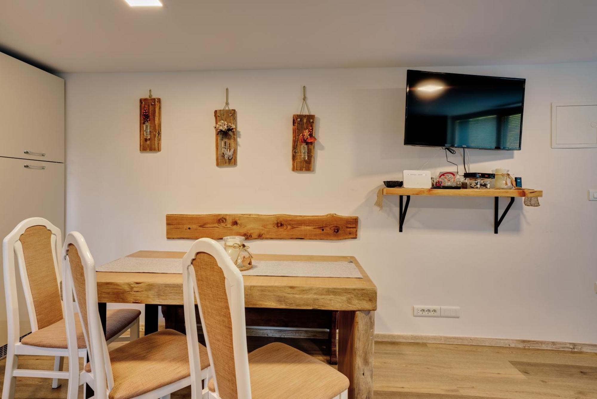 Apartment Hanny Лашко Екстер'єр фото